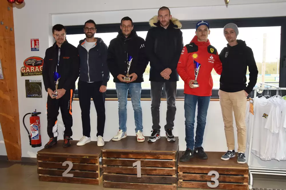 les pilotes au podium du challenge hivernal juniors manche 2 2024 2025