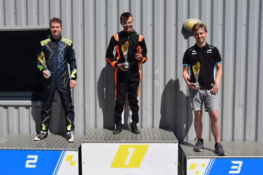 Les 3 vainqueurs du groupe A de la course du 11 août 202